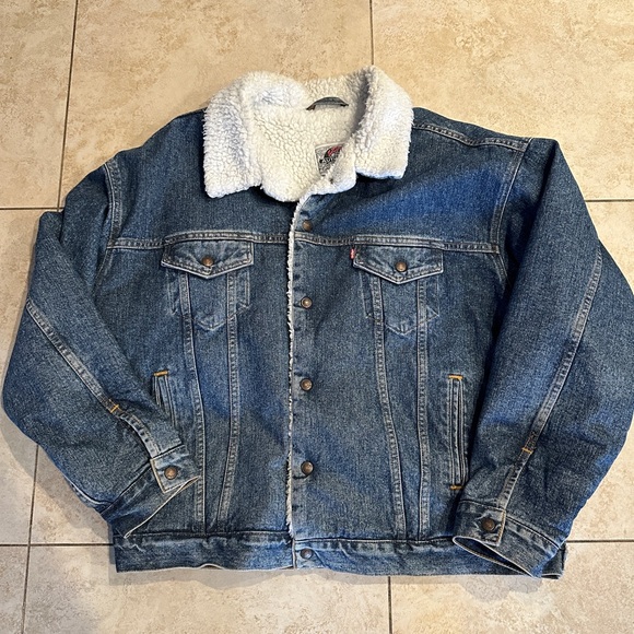 VTG LEVIS washed blue denim white Sherpa trucker jacket men's 2XL XXL